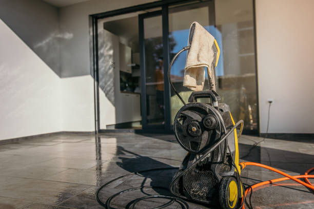 Best Animal Enclosure Cleaning  in Eagle Crest, OR